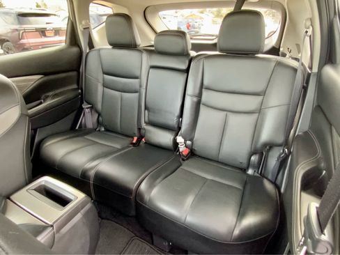 Used 2018 Nissan Murano SV image 26