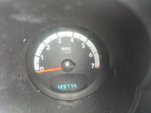 Used 2011 Dodge Nitro Heat image 25