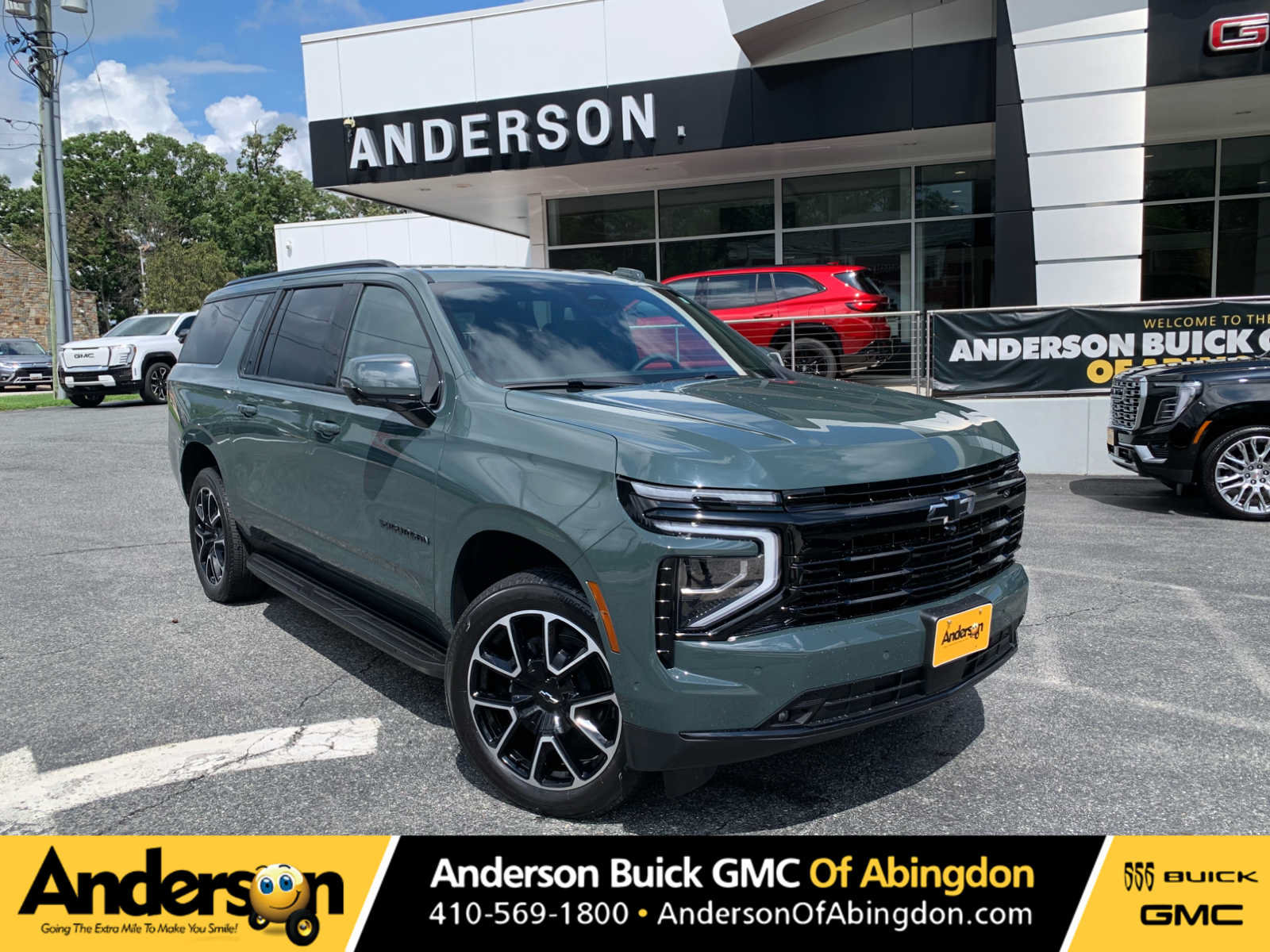Used 2026 Chevrolet Suburban RST w/ Comfort Package AWD/4WD image 1