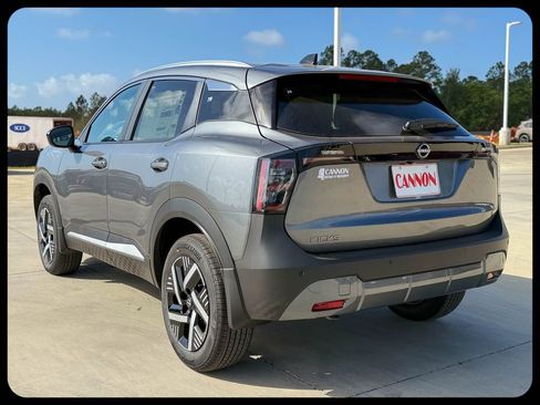 New 2026 Nissan Kicks SV image 7