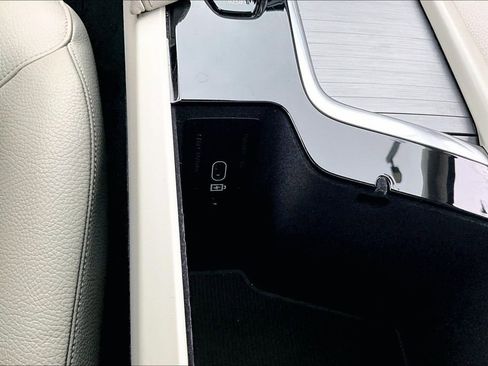 Used 2023 Volvo XC90 B5 Core w/ Climate Package image 33