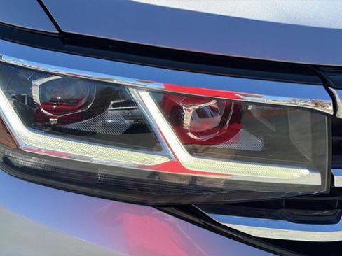 Used 2021 Volkswagen Atlas Cross Sport SEL R-Line image 9