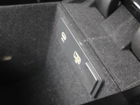 Certified 2022 Land Rover Range Rover Velar S image 25