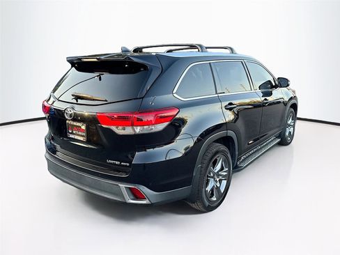 Used 2017 Toyota Highlander Limited Platinum image 7