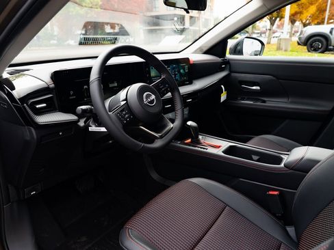 New 2026 Nissan Kicks SR image 19