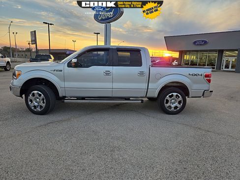 Used 2012 Ford F150 Lariat w/ Lariat Chrome Pkg image 2