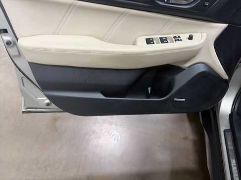 Used 2019 Subaru Outback 2.5i Limited w/ Popular Package #2 AWD/4WD image 13