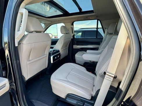 Used 2024 Ford Expedition Limited AWD/4WD image 14