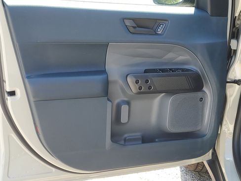 New 2025 Ford Maverick Lariat w/ Black Appearance Package image 8