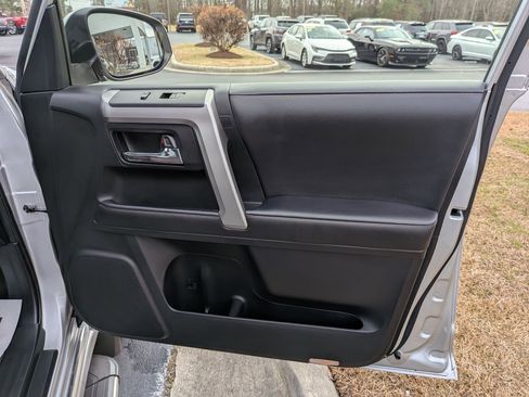 Used 2022 Toyota 4Runner Limited image 36