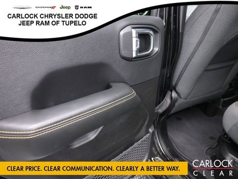 Used 2025 Jeep Wrangler Sahara AWD/4WD image 26