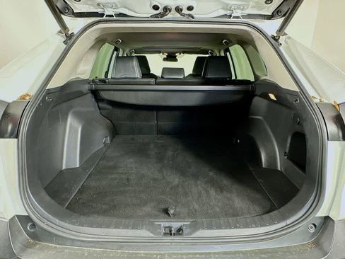 Used 2021 Toyota RAV4 XLE Premium image 21