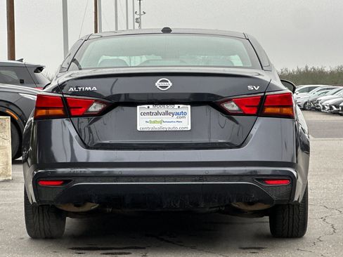 Certified 2022 Nissan Altima 2.5 SV image 5