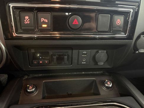 Used 2016 Nissan Titan Platinum Reserve AWD/4WD image 18