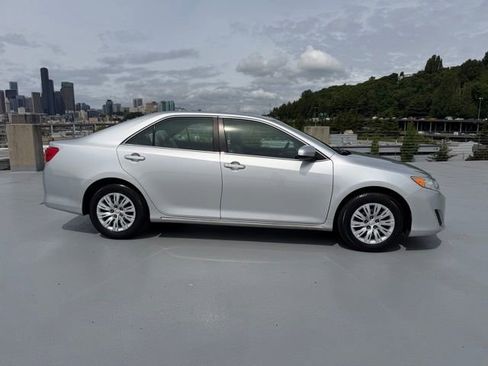 Used 2012 Toyota Camry LE FWD image 2