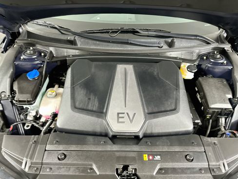 Used 2023 Kia EV6 Wind RWD image 33
