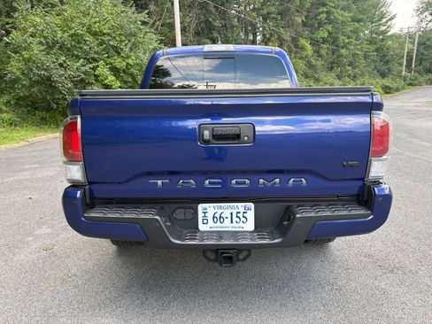 Used 2022 Toyota Tacoma TRD Sport w/ Technology Package AWD/4WD image 6