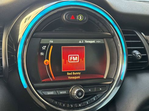 Used 2019 MINI Cooper S w/ Signature Upholstery Package FWD image 15