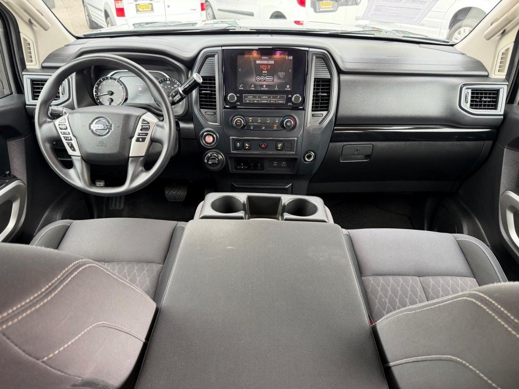 Used 2022 Nissan Titan SV AWD/4WD image 23