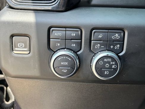 Used 2022 GMC Sierra 1500 AT4 w/ AT4 Preferred Package AWD/4WD image 24