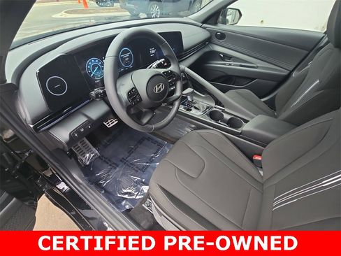 Certified 2025 Hyundai Elantra SEL image 16