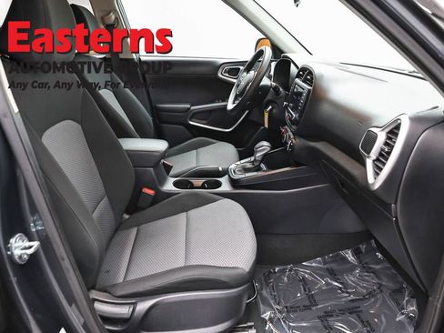 Used 2023 Kia Soul LX w/ LX Technology Package FWD image 24