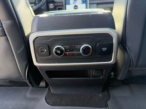 Used 2022 Ford Expedition Limited image 28