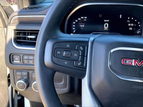 Used 2023 GMC Yukon XL SLT w/ SLT Premium Package AWD/4WD image 23