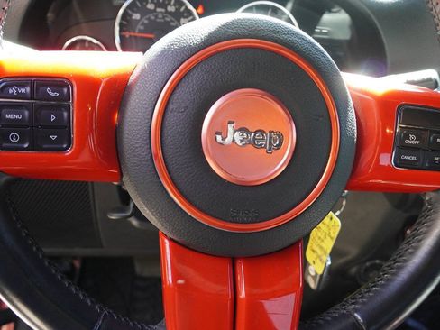 Used 2013 Jeep Wrangler Unlimited Sahara w/ Connectivity Group AWD/4WD image 16