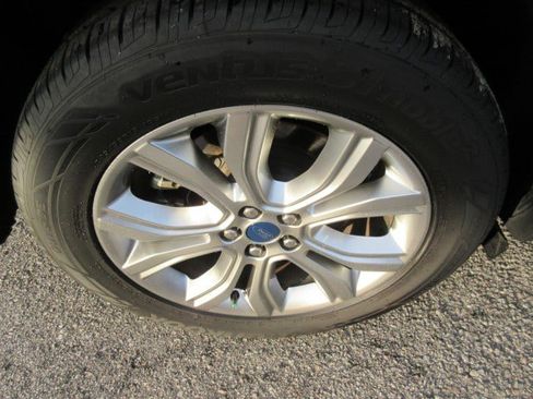 Used 2022 Ford Edge Titanium AWD/4WD image 11