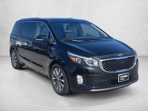 Used 2017 Kia Sedona SX FWD image 3