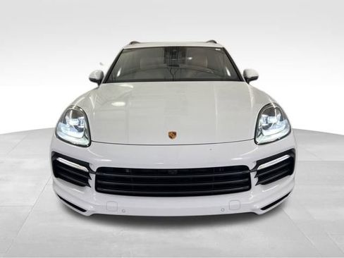 Used 2023 Porsche Cayenne Platinum Edition image 2
