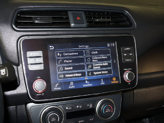 Used 2025 Nissan Leaf S FWD image 17