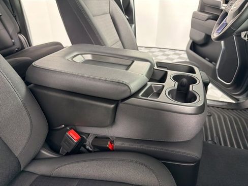 Used 2025 GMC Sierra 1500 Elevation image 30