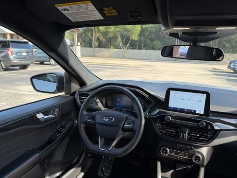 Used 2025 Ford Escape ST-Line FWD image 25