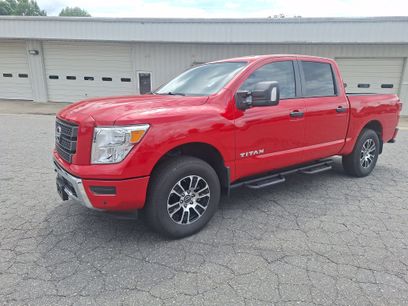 Used 2024 Nissan Titan SV w/ SV Convenience Package