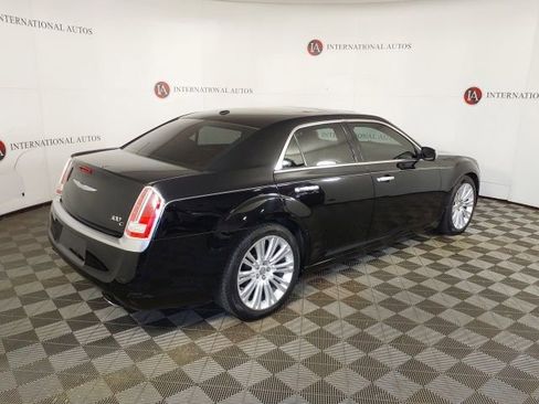 Used 2012 Chrysler 300 C Luxury Series RWD image 5