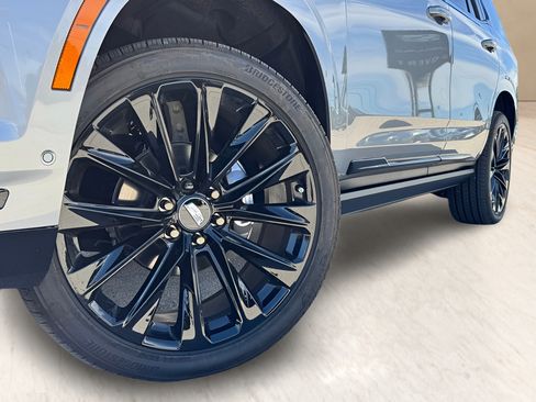 Used 2026 Cadillac Escalade Platinum Sport w/ LPO, ONYX Package AWD/4WD image 2