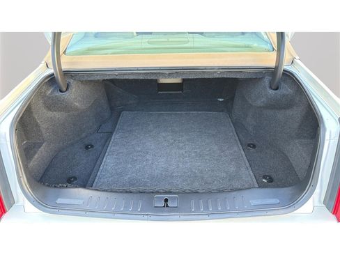 Used 2007 Cadillac DTS Luxury II image 30