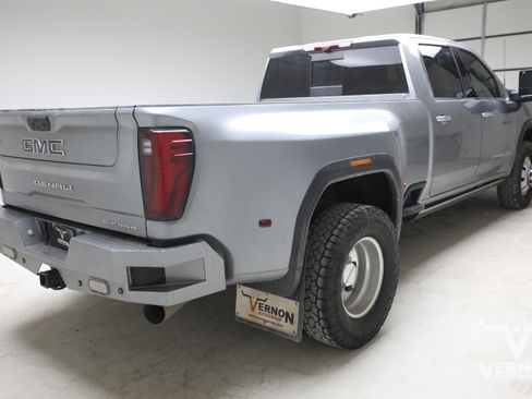 Used 2025 GMC Sierra 3500 Denali Ultimate AWD/4WD image 4
