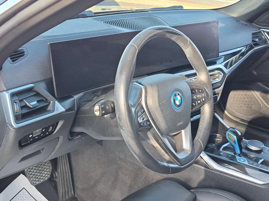 Used 2022 BMW i4 eDrive40 RWD image 10