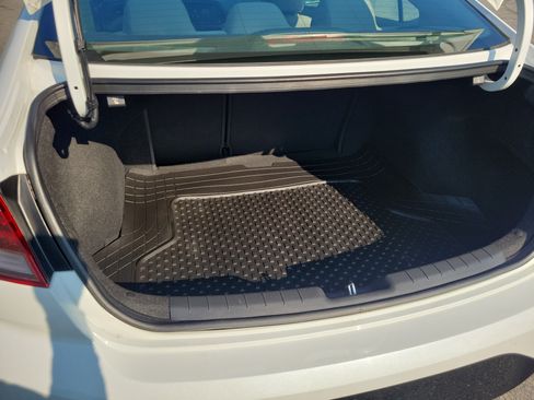 Used 2019 Hyundai Elantra SEL FWD image 17