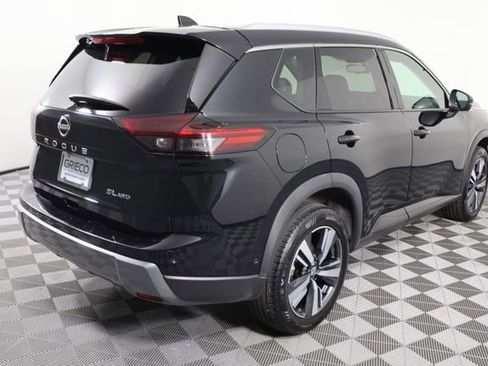 Used 2024 Nissan Rogue SL AWD/4WD image 8