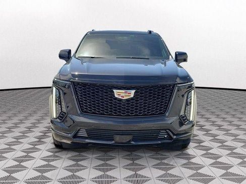 Used 2025 Cadillac Escalade ESV Sport Platinum AWD/4WD image 2