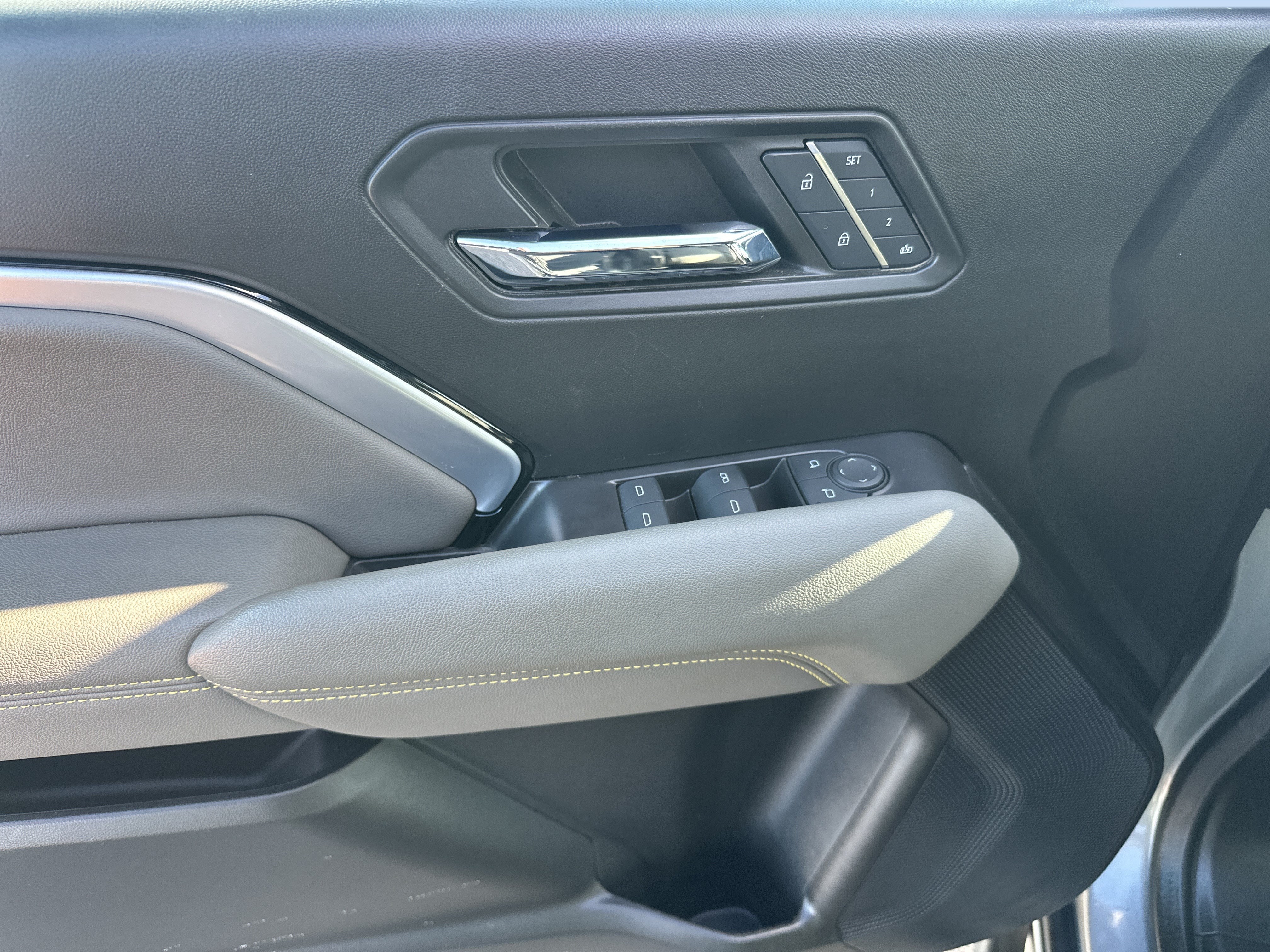 Certified 2024 Chevrolet Colorado ZR2 w/ ZR2 Convenience Package III AWD/4WD image 8