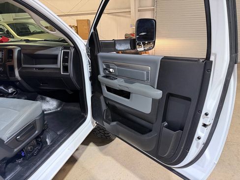Used 2018 RAM 2500 Tradesman w/ Chrome Appearance Group AWD/4WD image 37