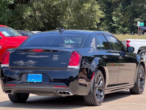 Used 2022 Chrysler 300 Touring L RWD image 13