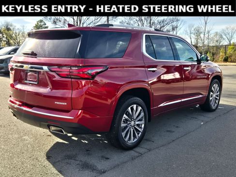 Used 2023 Chevrolet Traverse Premier image 7
