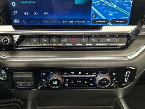 Used 2025 Chevrolet Silverado 1500 High Country w/ Technology Package AWD/4WD image 15
