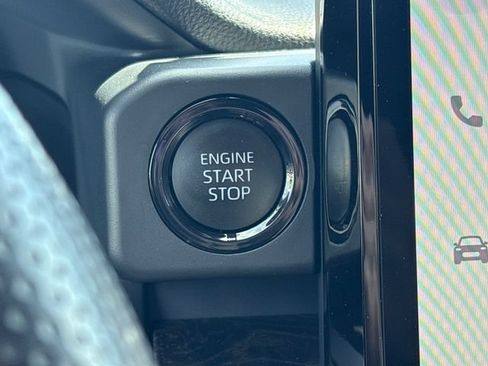Used 2024 Toyota Tacoma Limited w/ Limited Package (LT) AWD/4WD image 23
